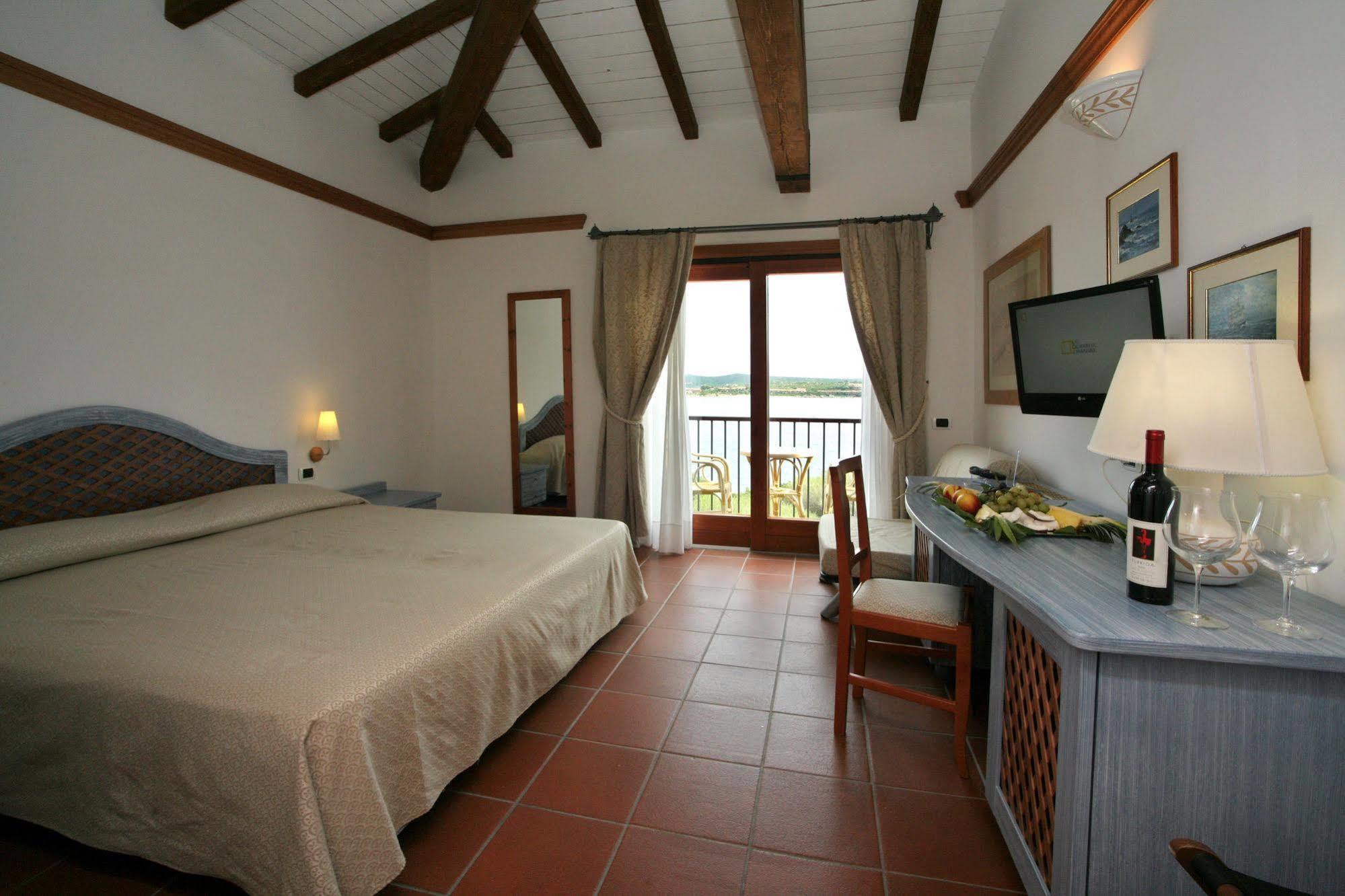 Hotel Palumbalza Porto Rotondo Exterior photo